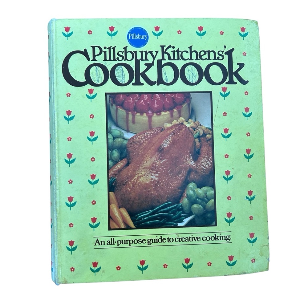 Vintage Pillsbury Kitchens Cookbook Hardcover Ring Binder 5th Printing 1983 READ